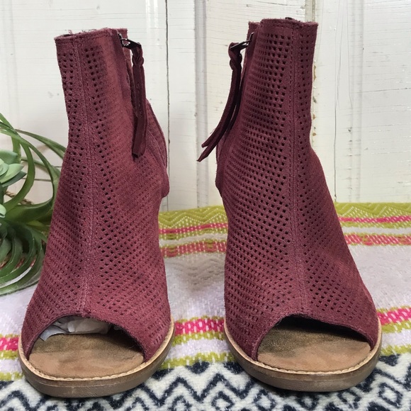 ☘️❄️TOMS Majorca perforated Ankle boots❄️☘️ - Picture 4 of 14